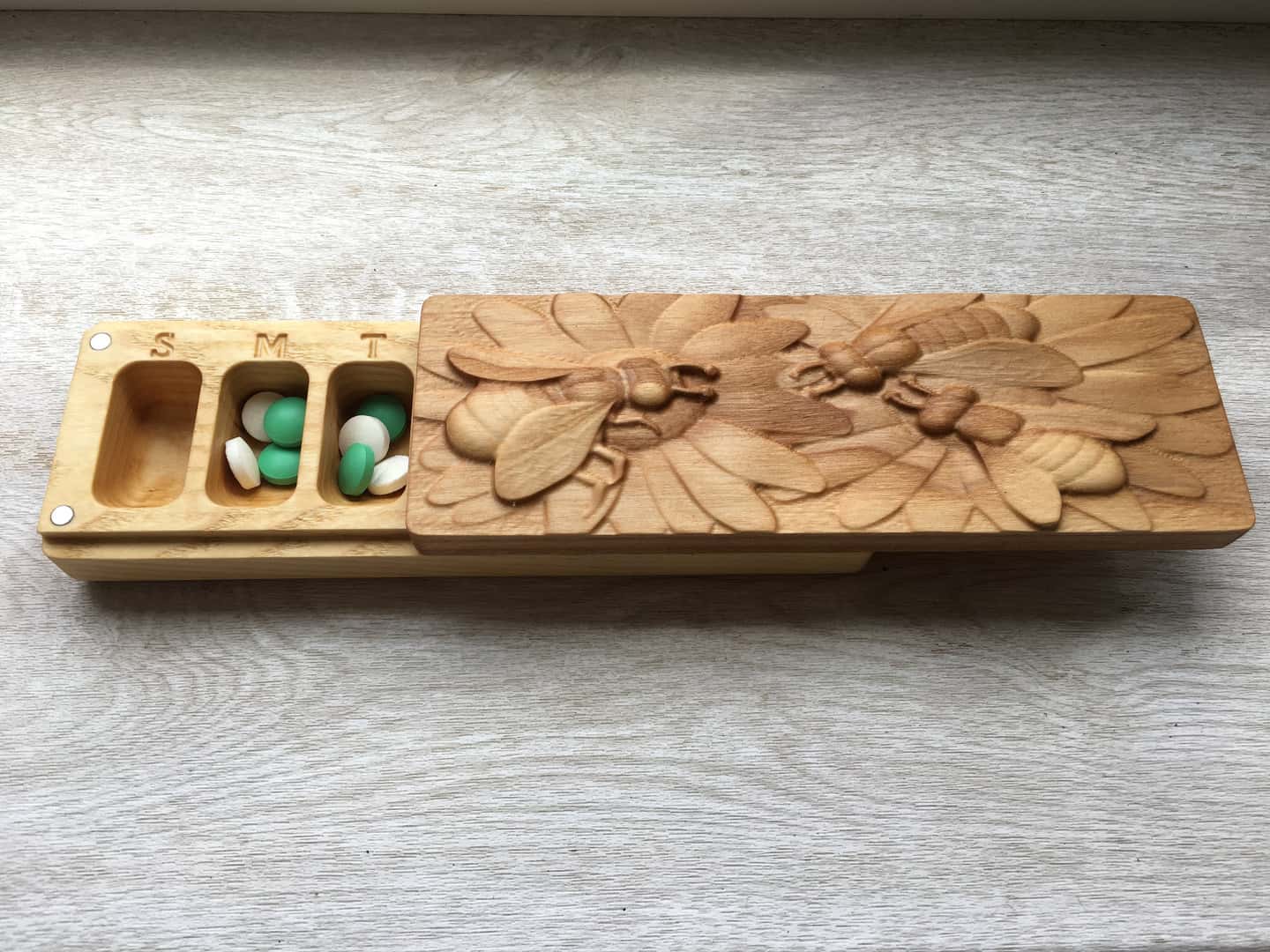 Wooden Pill Box 7 Day / Decorative Travel Pill Box / Relief Ornament / 3D  Bees on Flowers / Pill Container / Organizer / Pill Case
