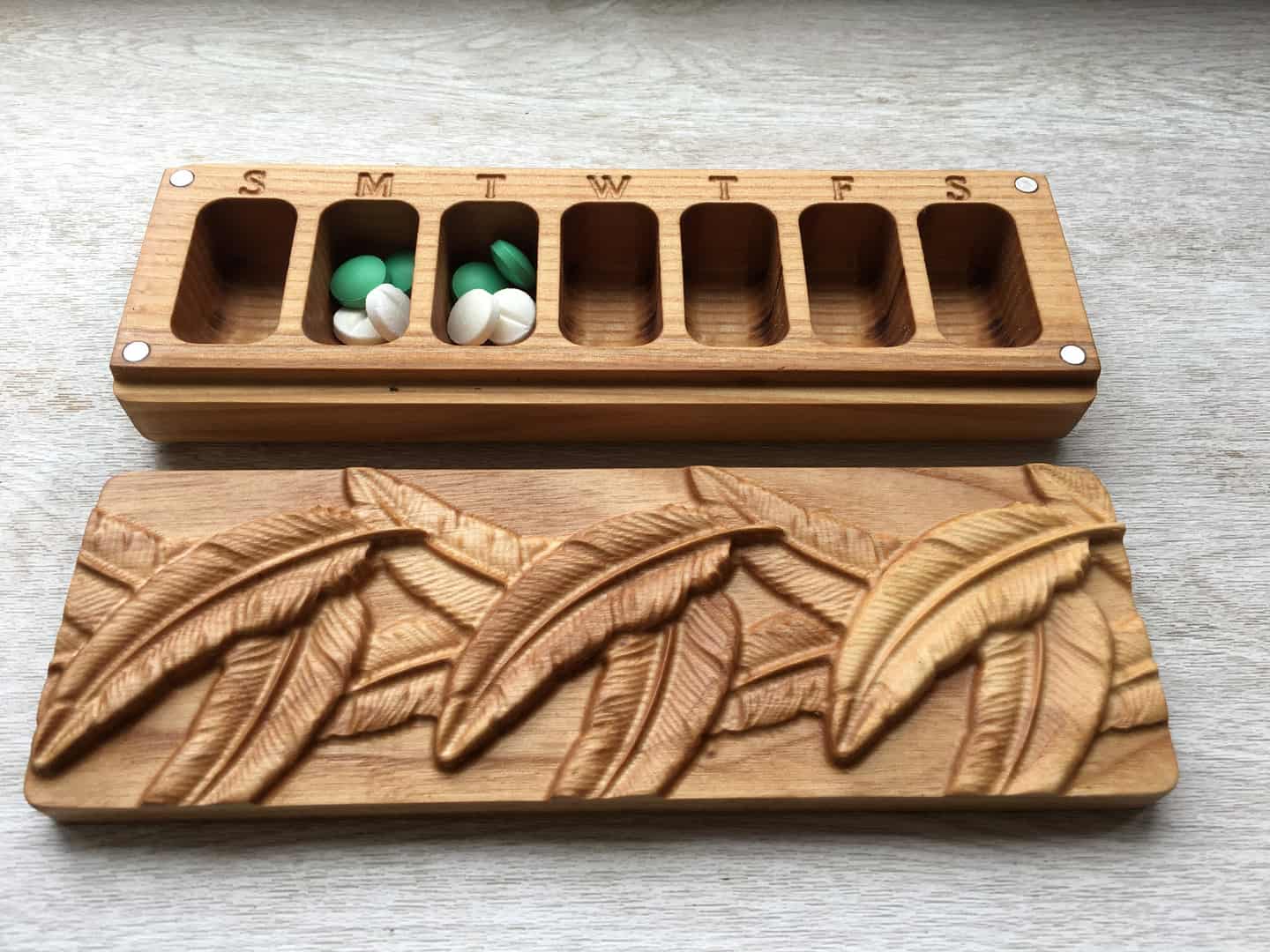 Wooden Pill Box 7 Day / Decorative Travel Pill Box / Relief Ornament / 3D  Feathers / Pill Container / Organizer / Pill Case