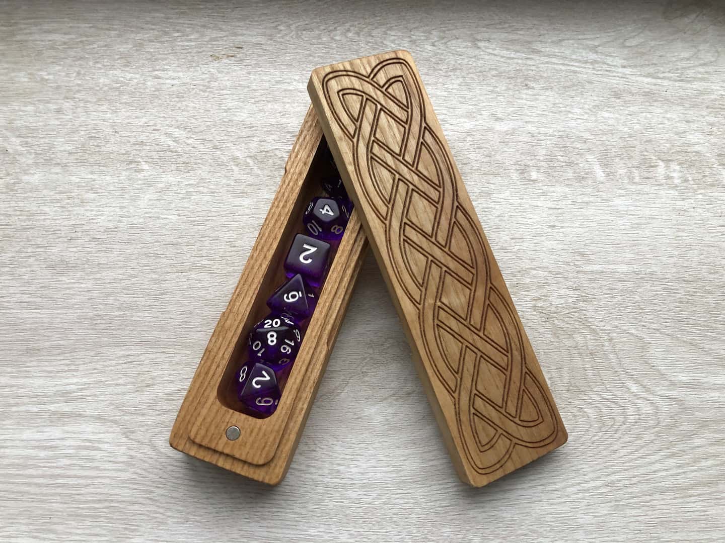 Wooden D&D Dice Vault - Magnetic Lid Box - Dungeons and