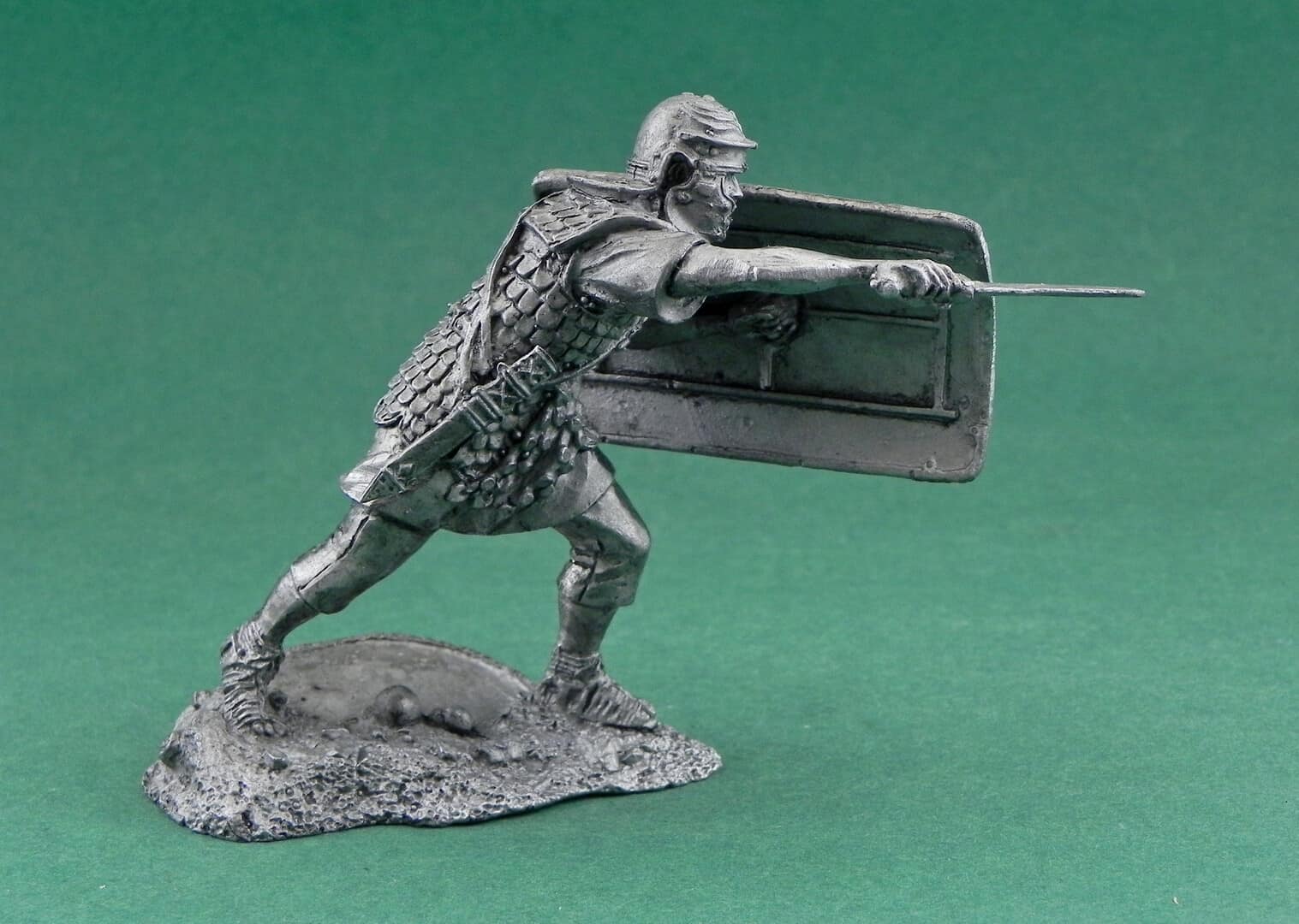 Roman Legionary Era of Julius Caesar 1/32 Miniature Toy Tin Soldier 54mm 