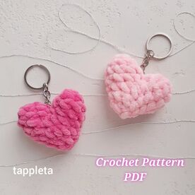 plush heart keychain crochet pattern, Coquette heart crochet, Valentines matching keychains couple, Amigurumi heart Girly accessories, bag charm crochet, Taylor Swift heart, Swiftie keychain, Valentines day favor, teacher appreciation, gift for mom
