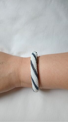 Knitted bracelet